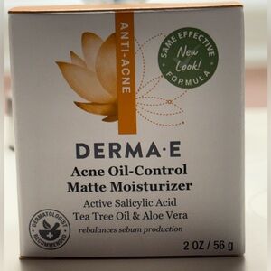 DERMA•E Acne Oil-Control Matte Moisturizer